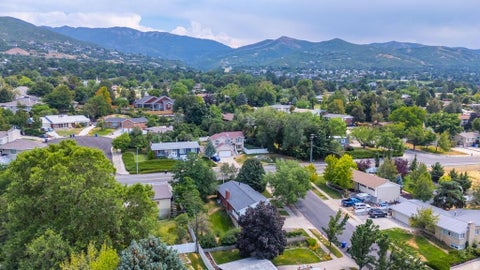 Tiny photo for 971 E 800 S, Bountiful, UT 84010 (MLS # 2178150)