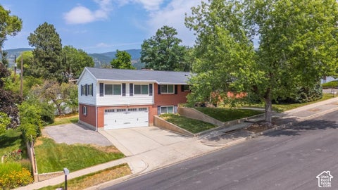 Tiny photo for 971 E 800 S, Bountiful, UT 84010 (MLS # 2178150)