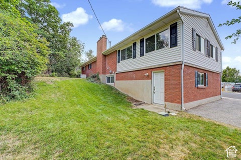 Tiny photo for 971 E 800 S, Bountiful, UT 84010 (MLS # 2178150)