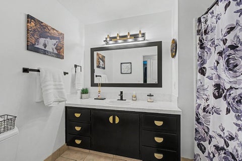 Tiny photo for 971 E 800 S, Bountiful, UT 84010 (MLS # 2178150)