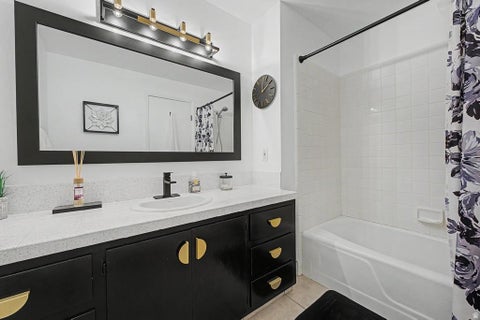Tiny photo for 971 E 800 S, Bountiful, UT 84010 (MLS # 2178150)