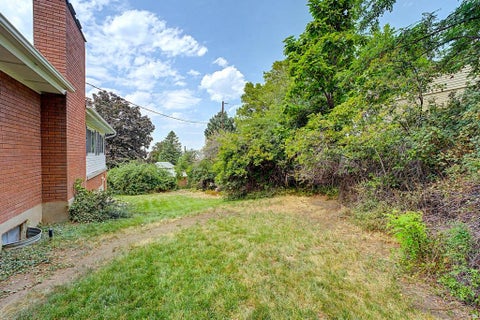 Tiny photo for 971 E 800 S, Bountiful, UT 84010 (MLS # 2178150)