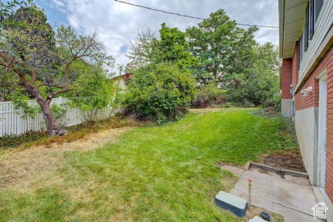 Tiny photo for 971 E 800 S, Bountiful, UT 84010 (MLS # 2178150)