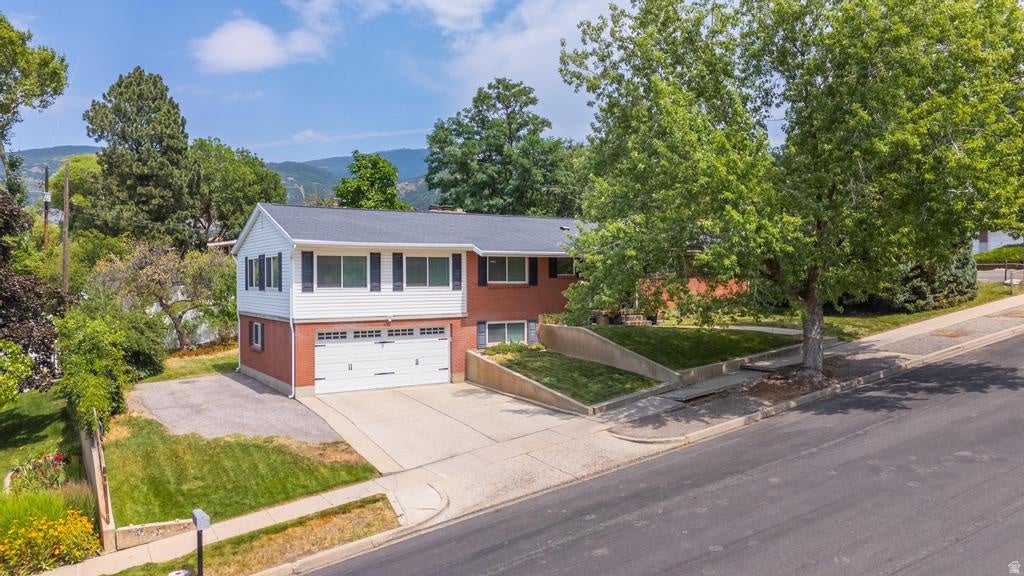 Photo of 971 E 800 S, Bountiful, UT 84010 (MLS # 2178150)