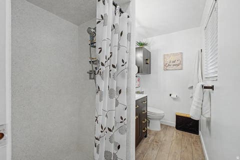 Tiny photo for 971 E 800 S, Bountiful, UT 84010 (MLS # 2178150)