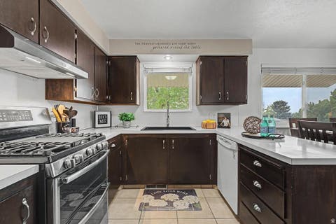 Tiny photo for 971 E 800 S, Bountiful, UT 84010 (MLS # 2178150)