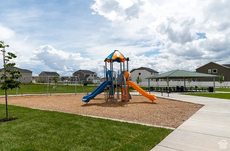 PONY EXPRESS ESTATES - Residential