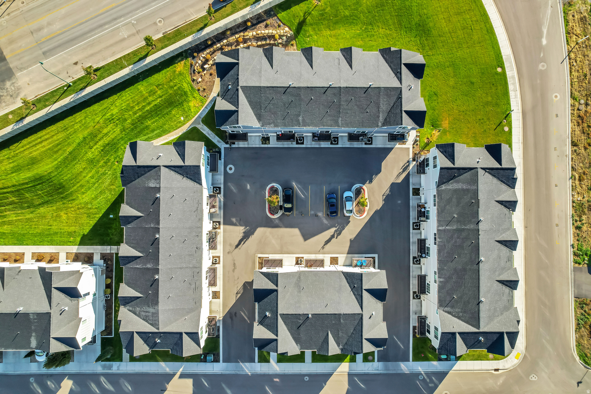 LAKEVIEW - Residential Income