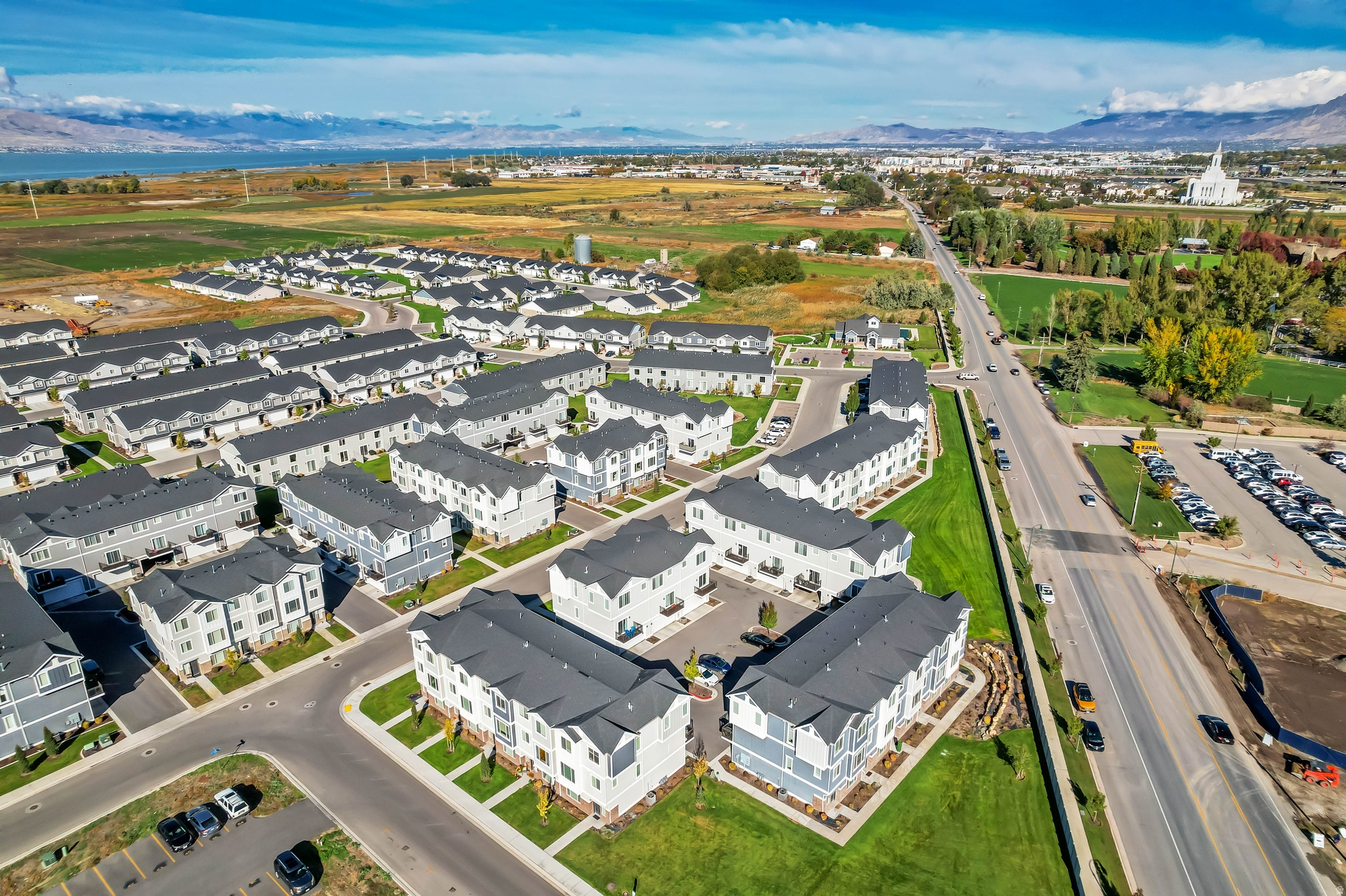 LAKEVIEW - Residential Income