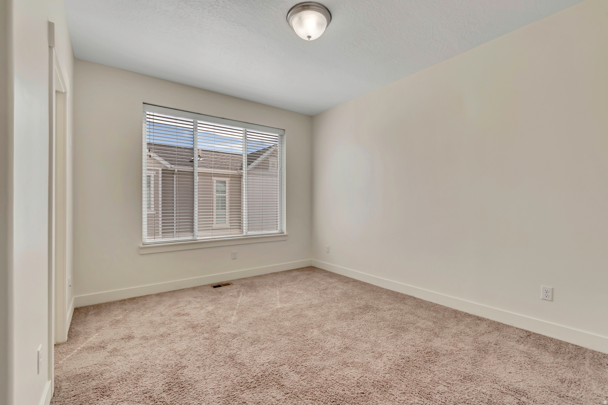 LAKEVIEW - Residential Income