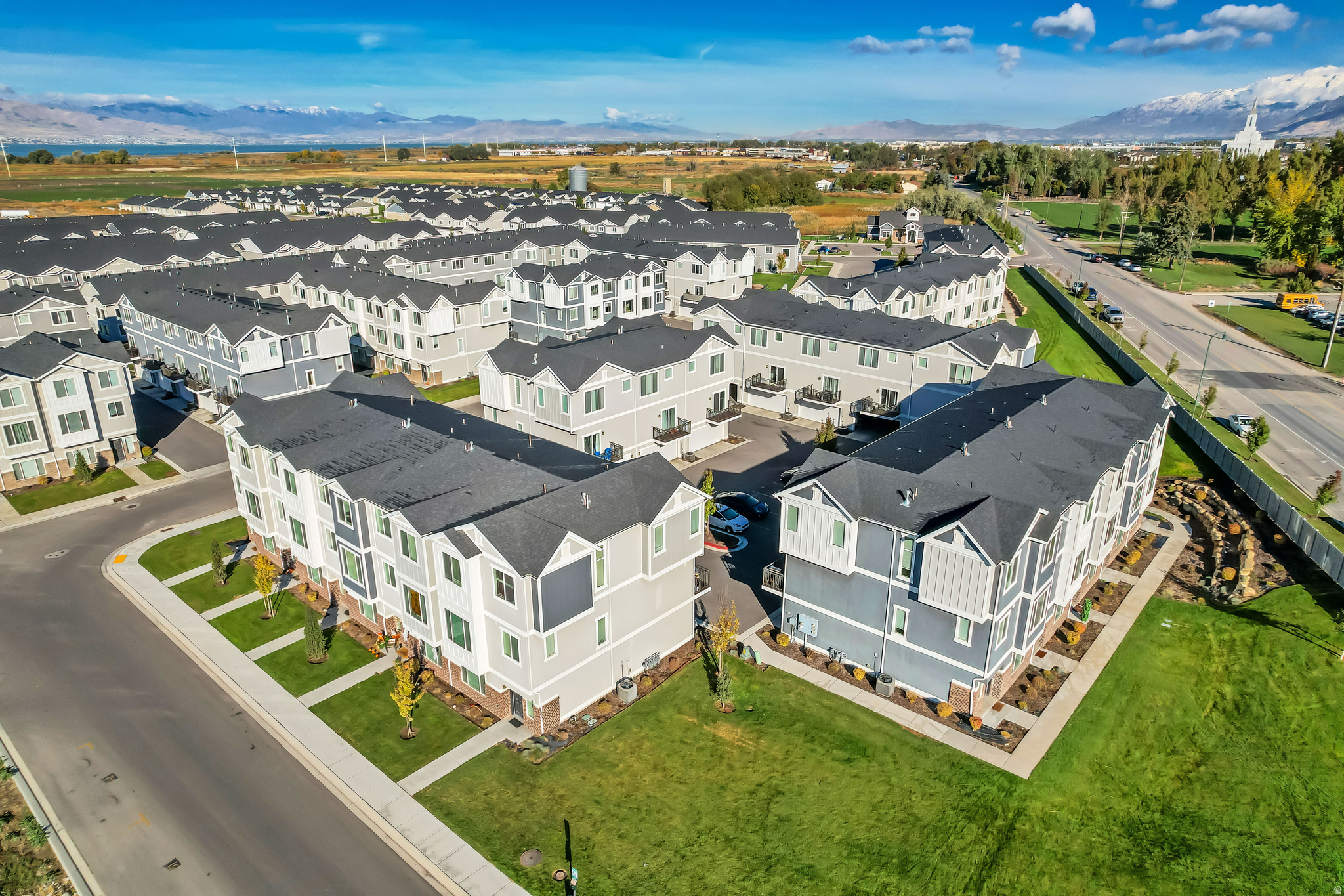 LAKEVIEW - Residential Income