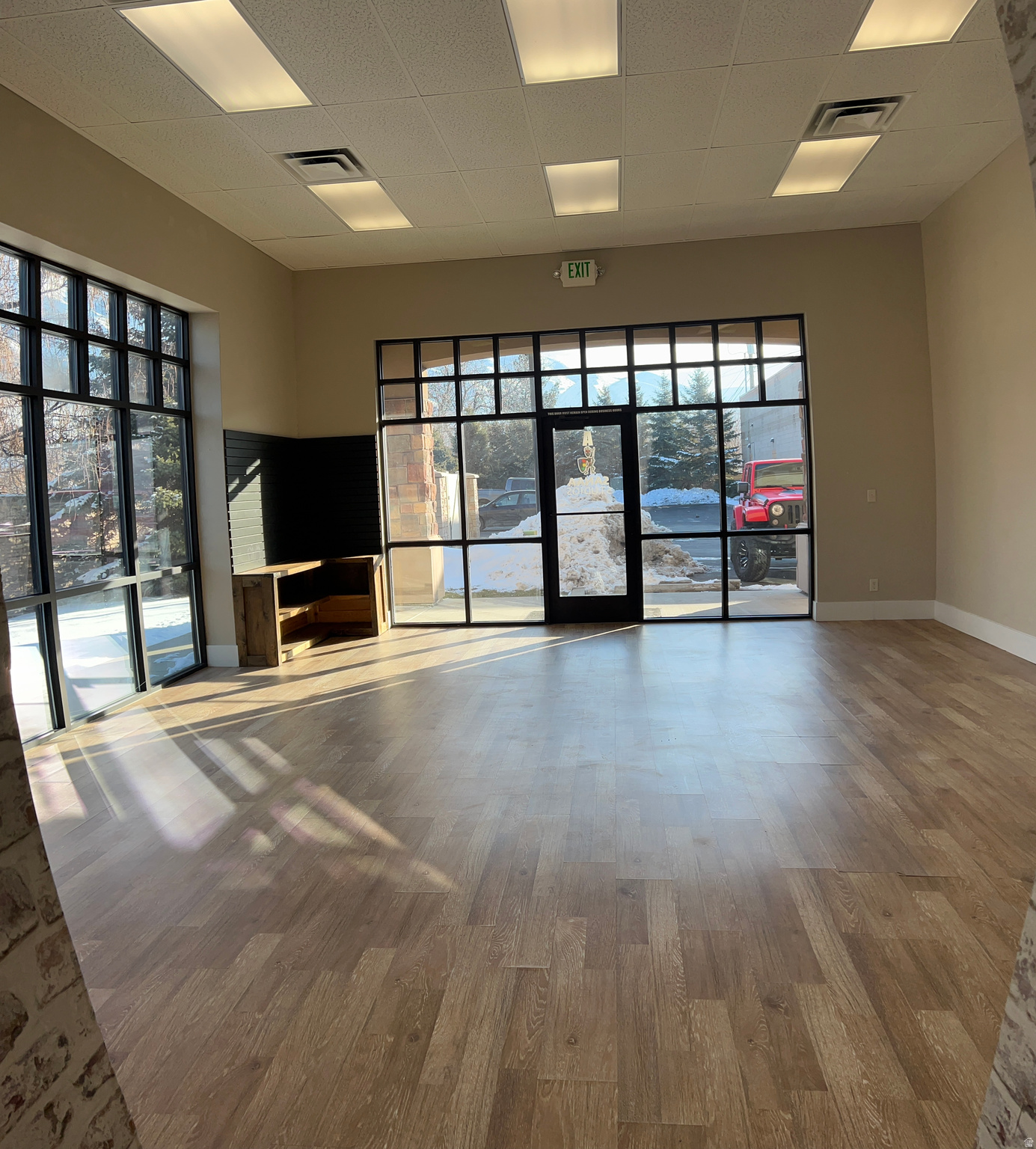 WOODS CROSS - Commercial Lease