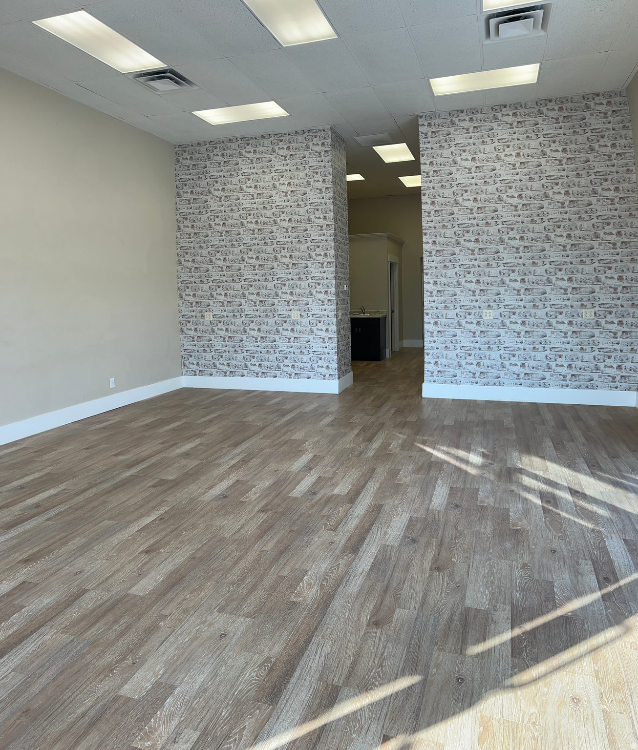 WOODS CROSS - Commercial Lease