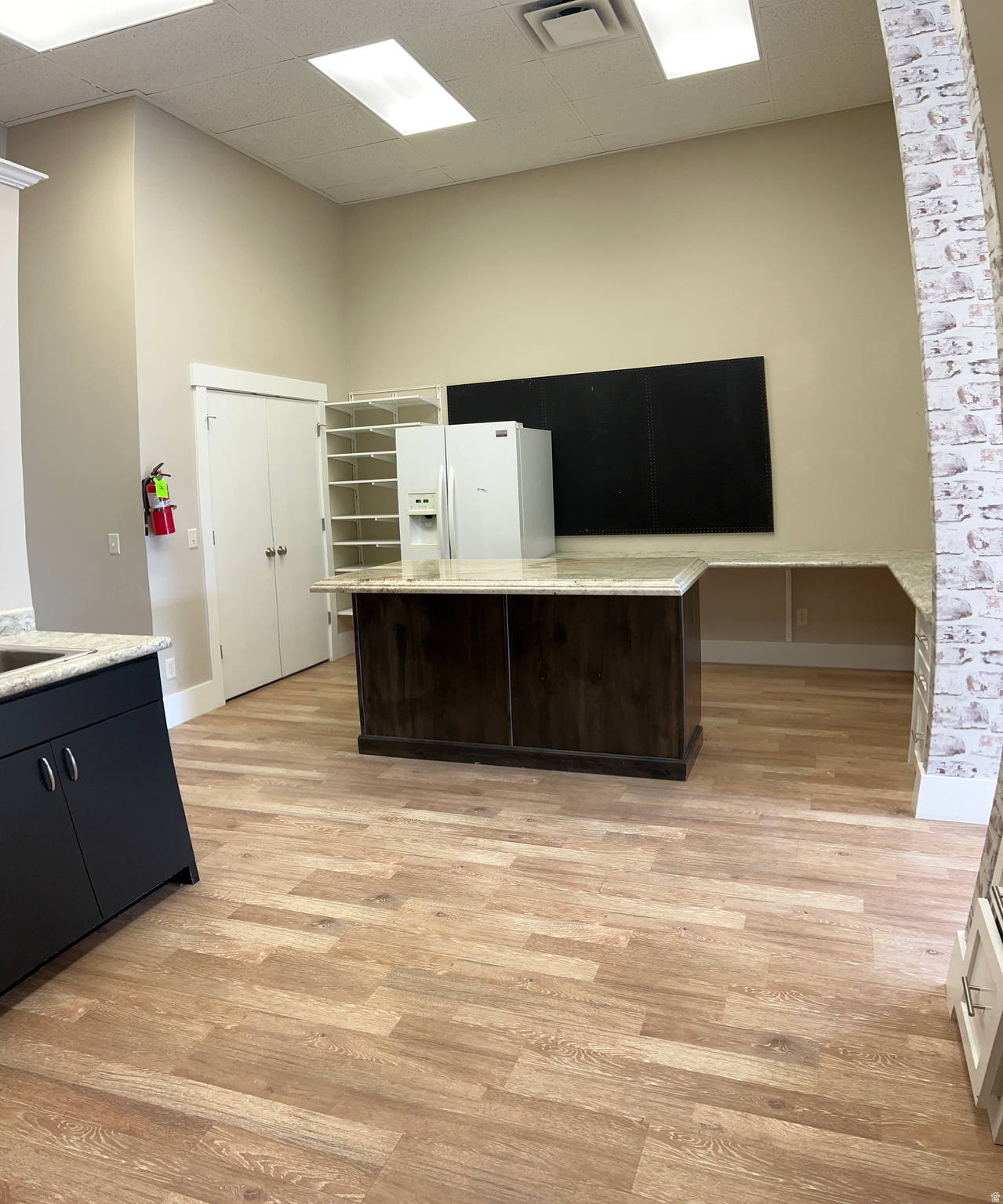 WOODS CROSS - Commercial Lease