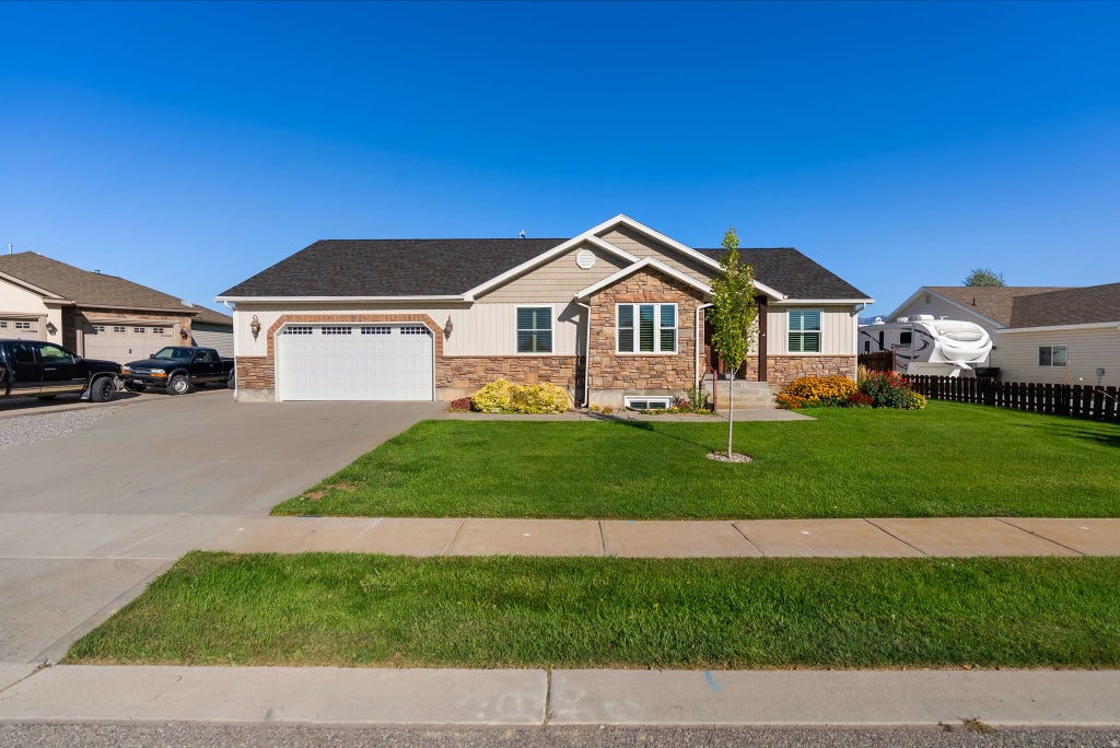Photo of 632 S 800 E, Preston, ID 83263 (MLS # 2185969)