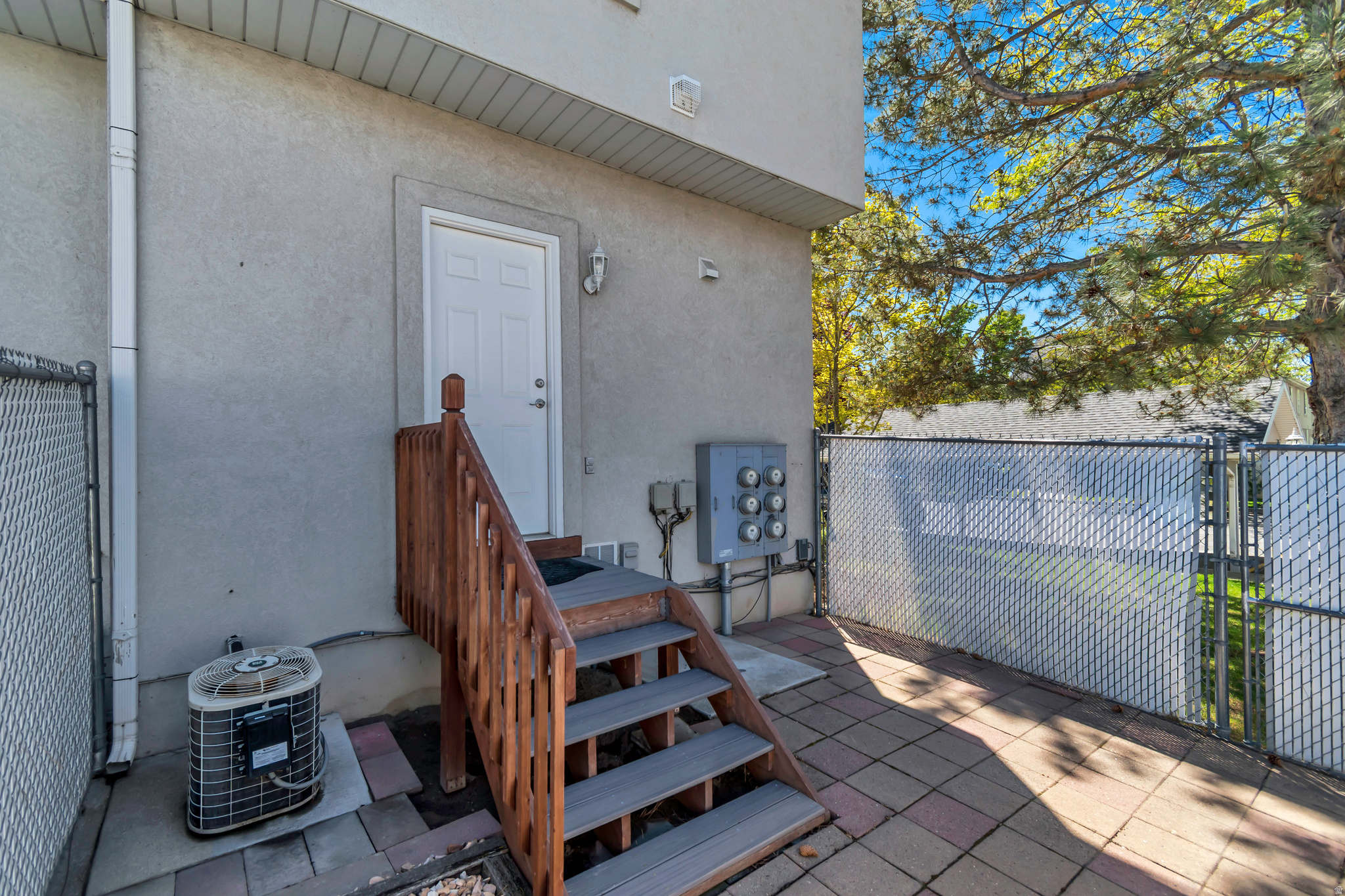 ABBY CONDO - Residential