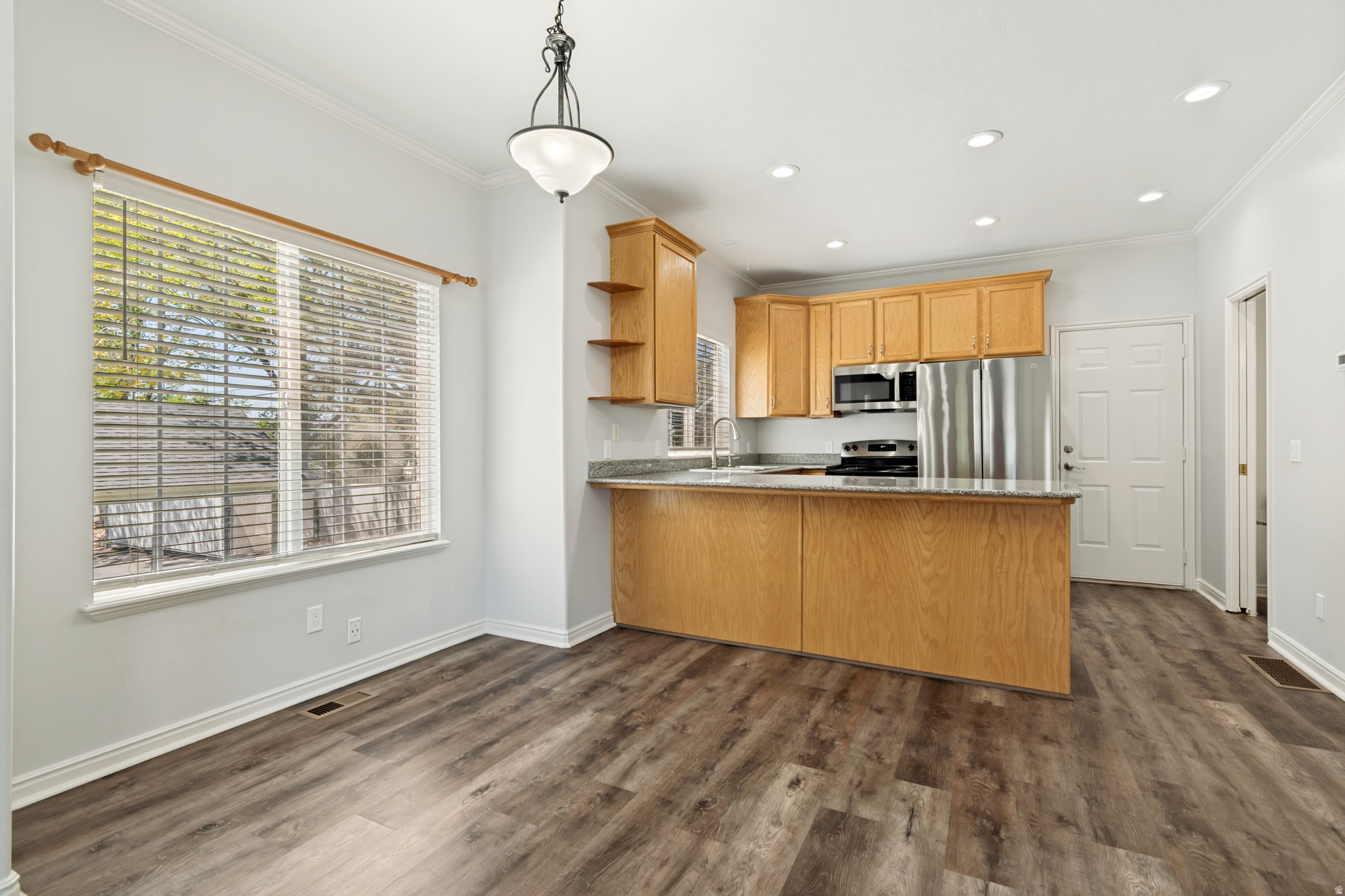 ABBY CONDO - Residential