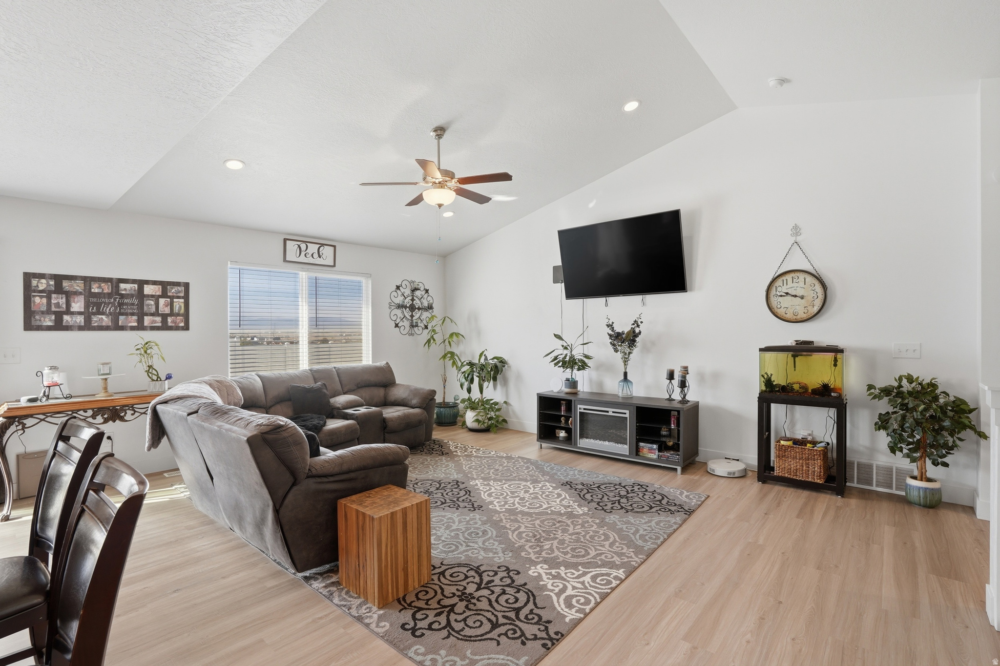 EAGLE POINT - Residential