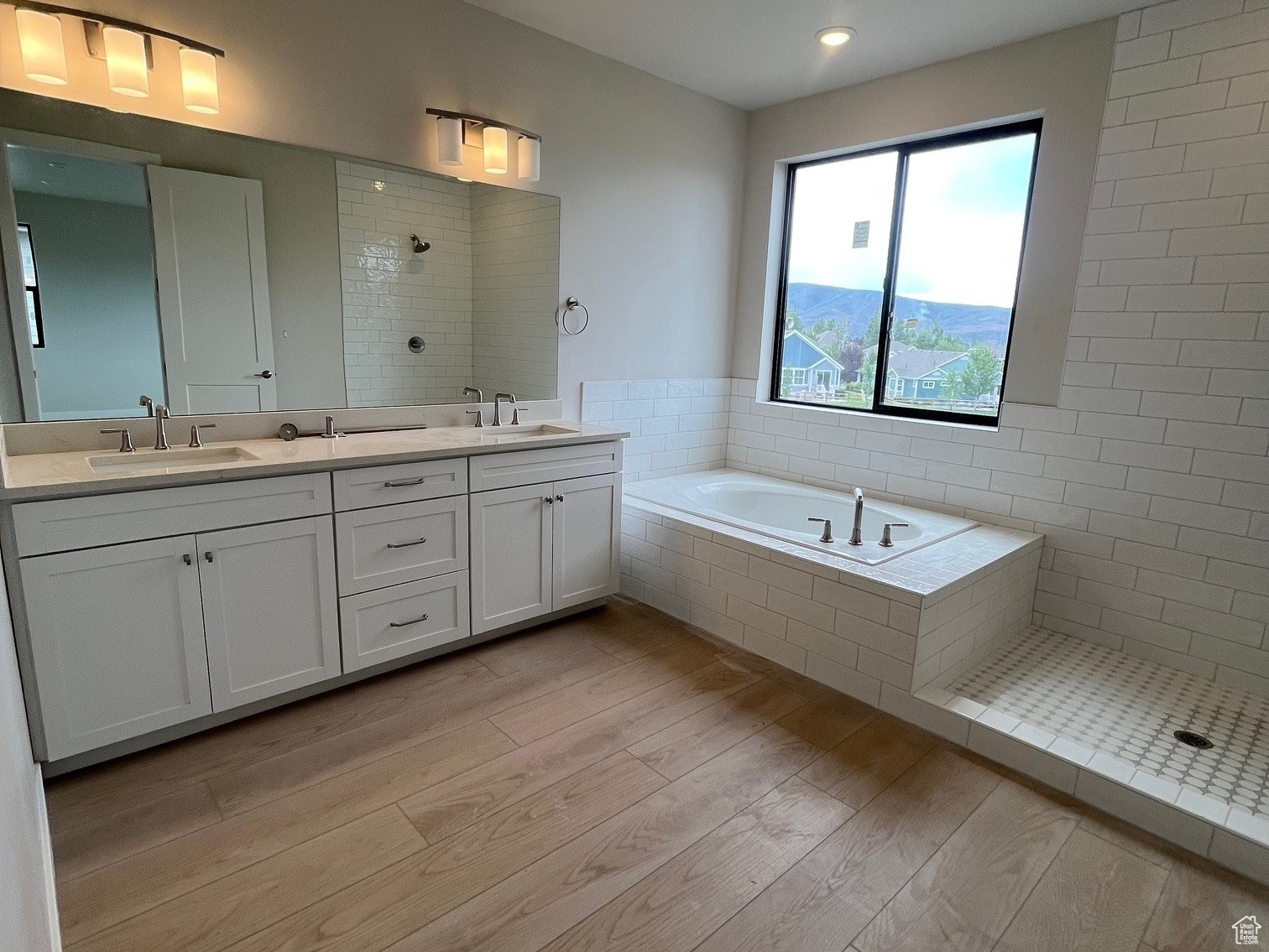 CROSSINGS AT LAKE CREEK - Residential