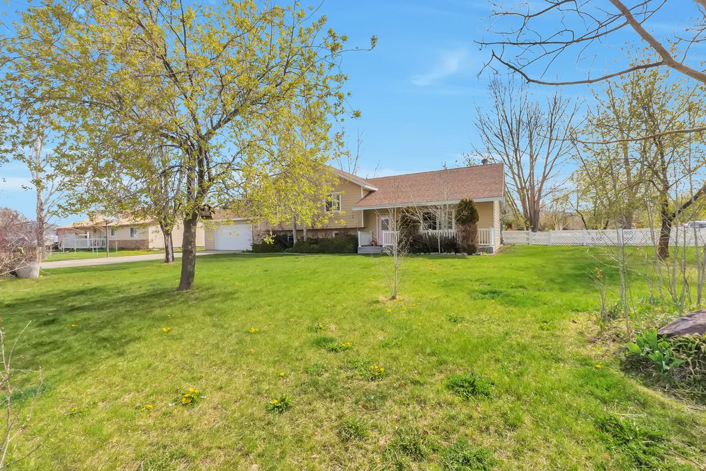 Photo of 950 W WILD ROSE DR, Francis, UT 84036 (MLS # 2152421)