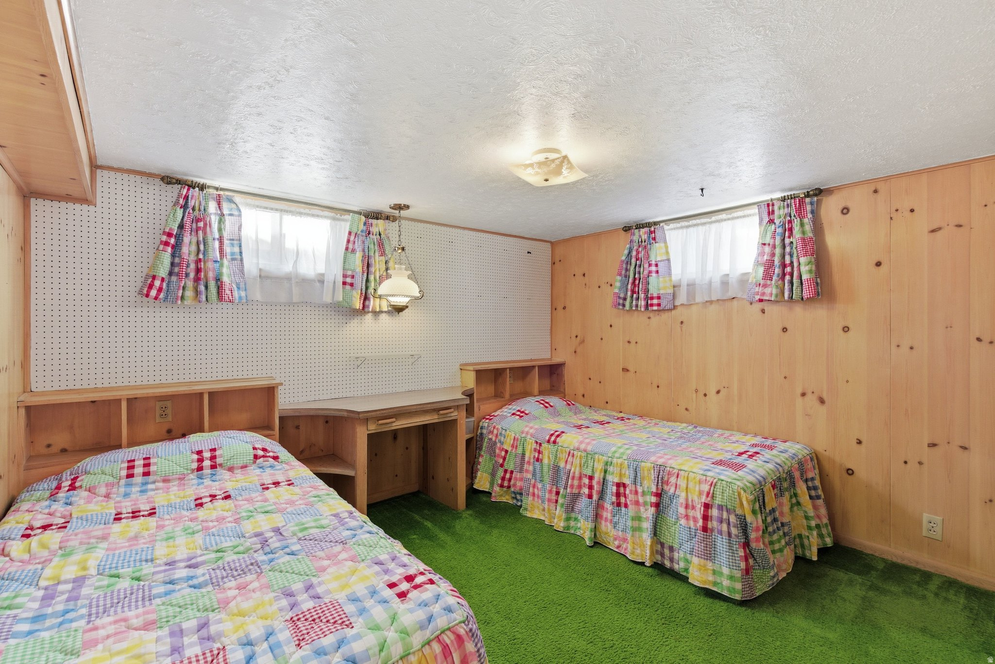 OQUIRRH HILLS - Residential