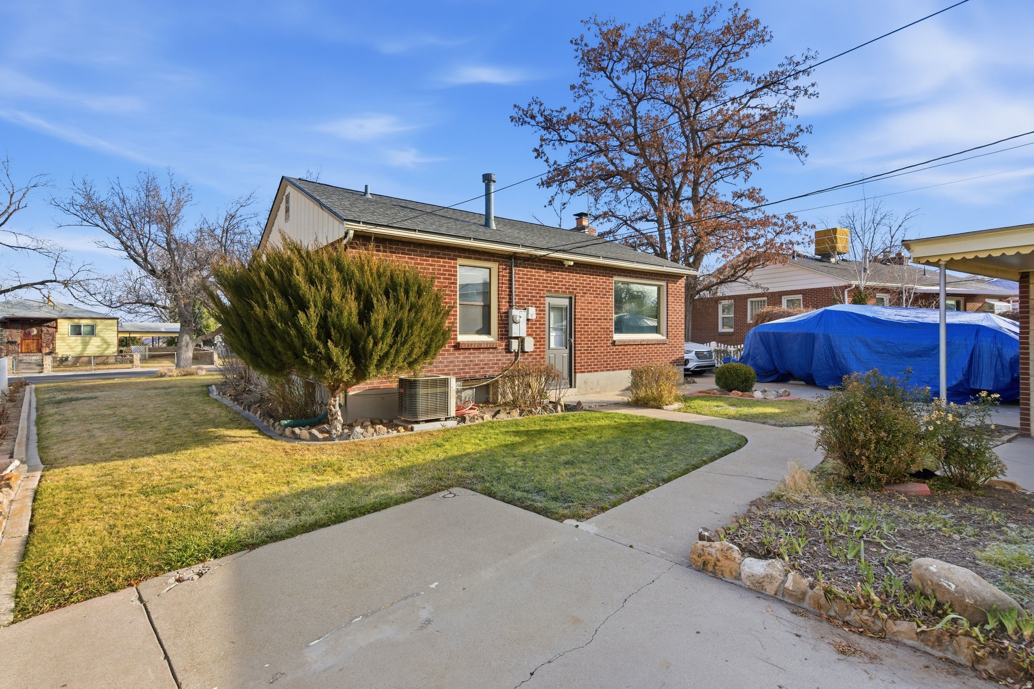 OQUIRRH HILLS - Residential