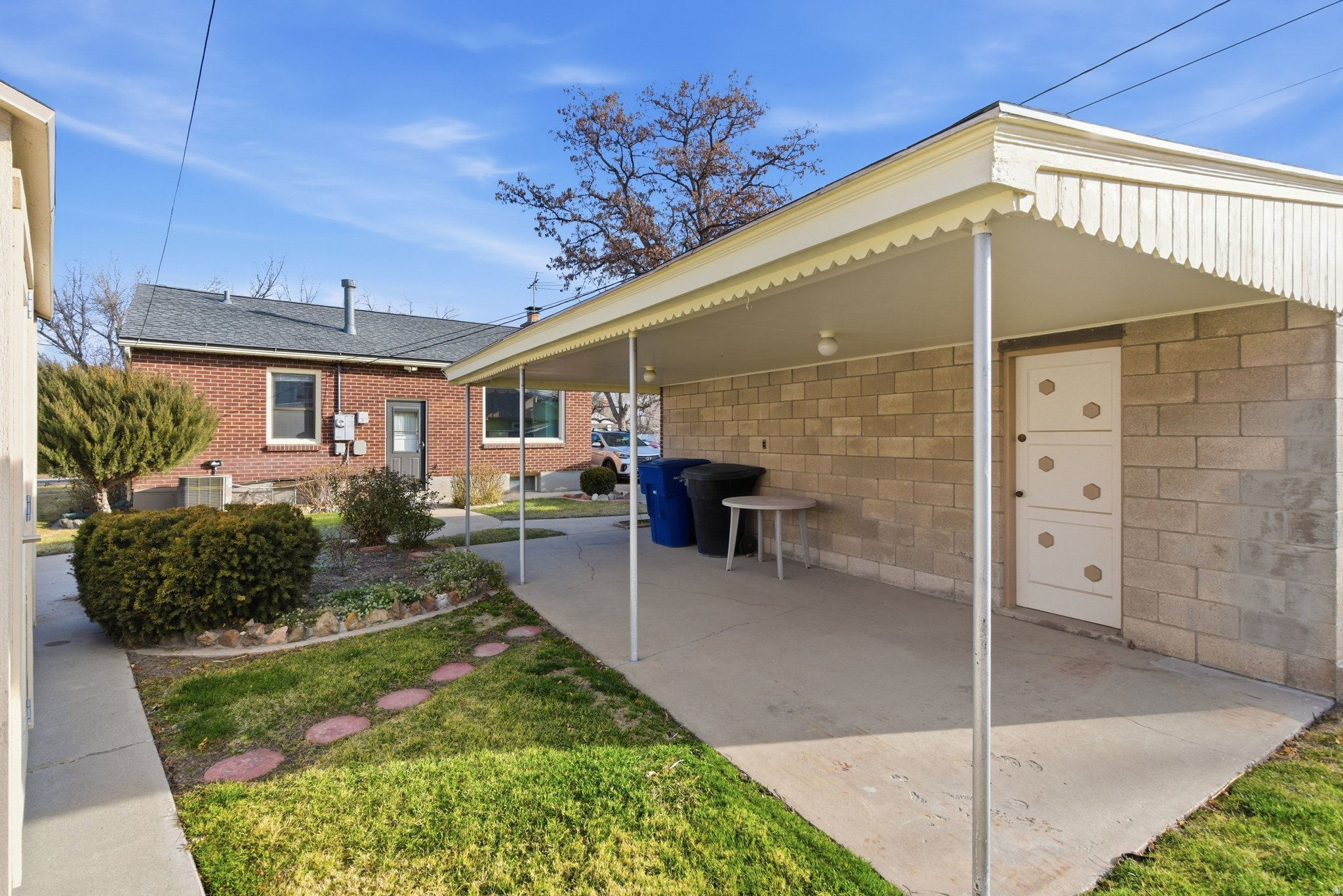 OQUIRRH HILLS - Residential