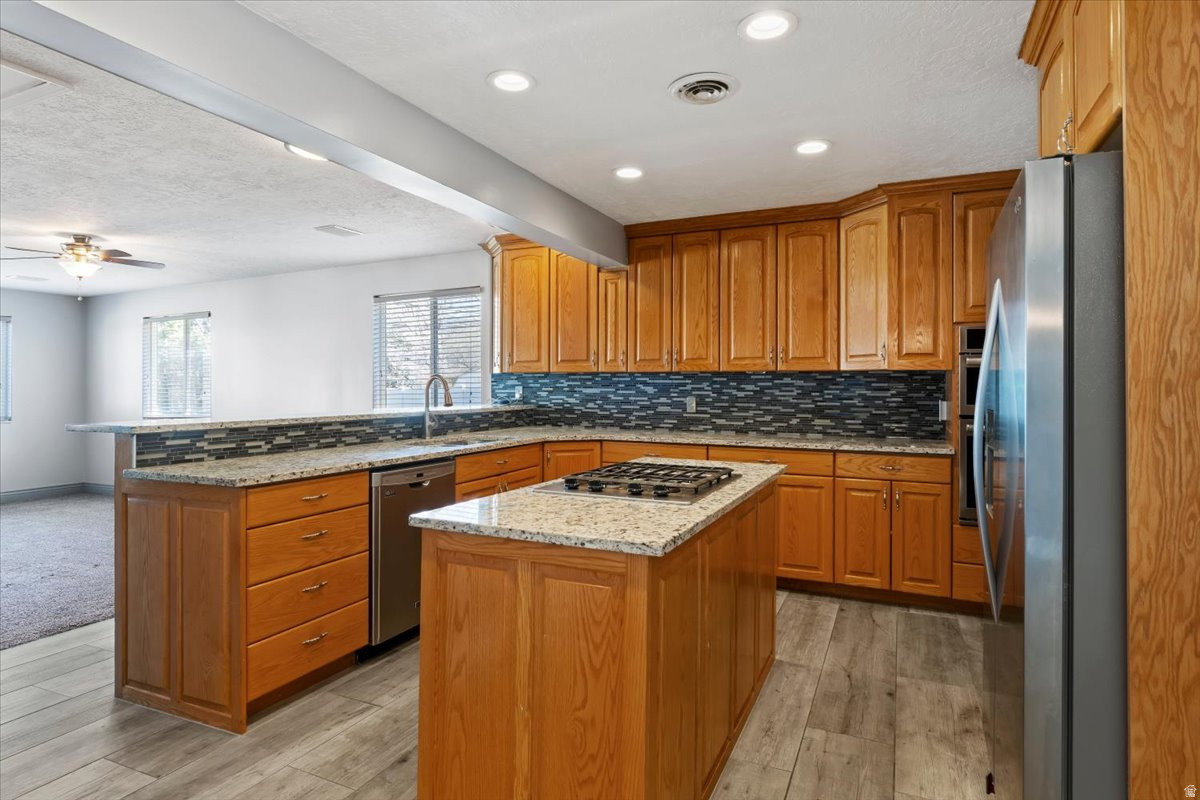 LAKEWOOD - Residential