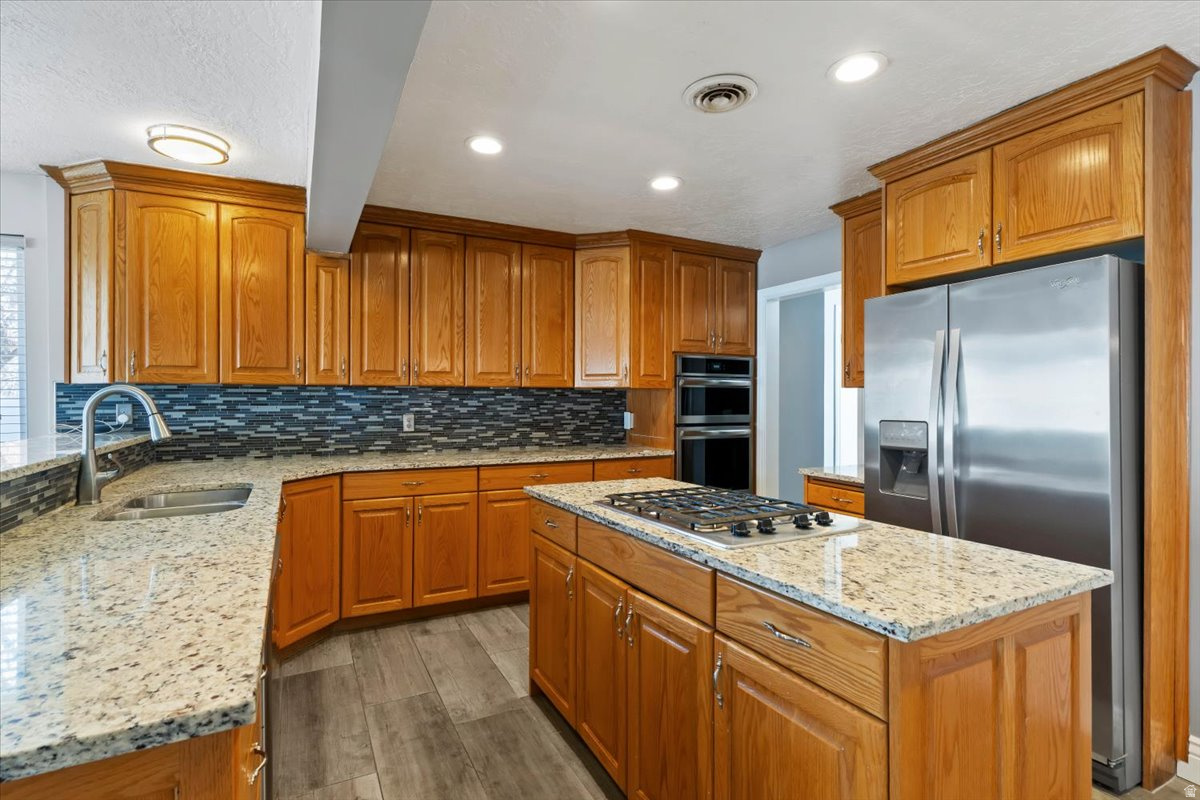 LAKEWOOD - Residential