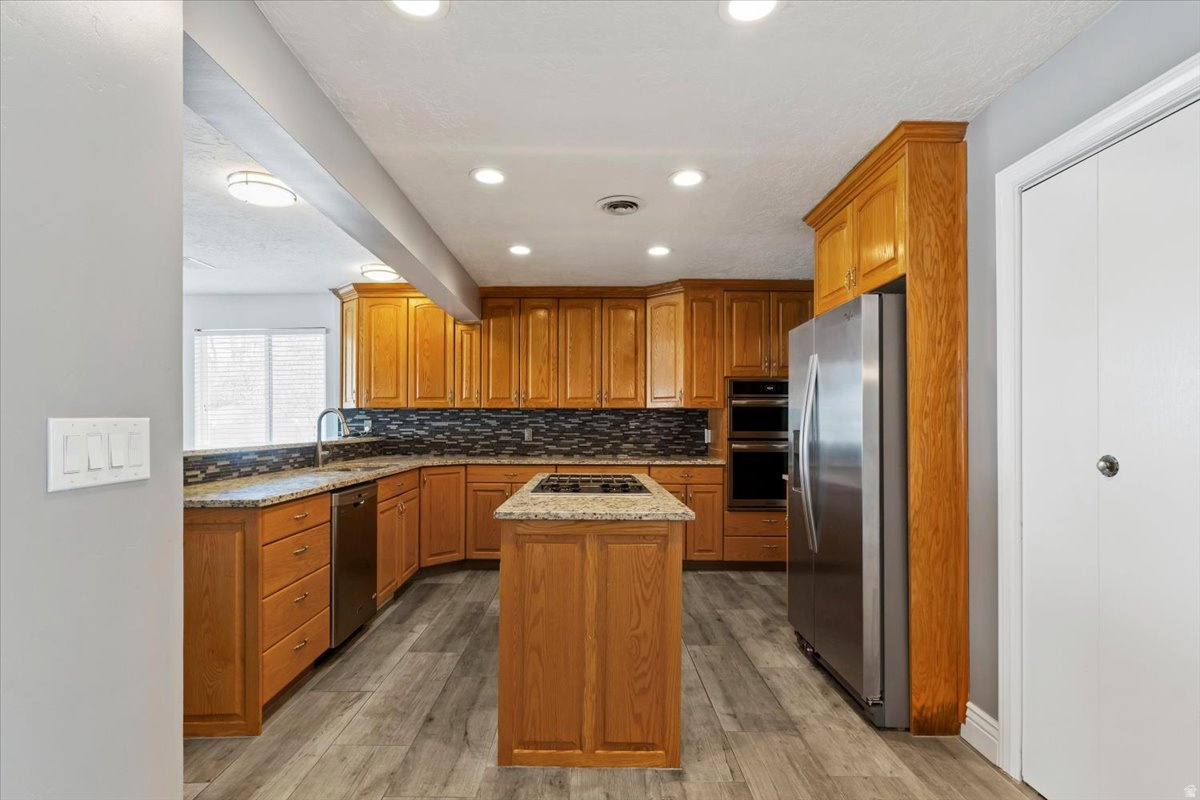 LAKEWOOD - Residential