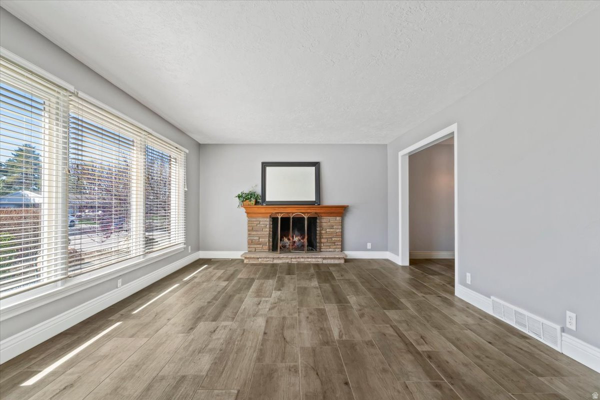 LAKEWOOD - Residential