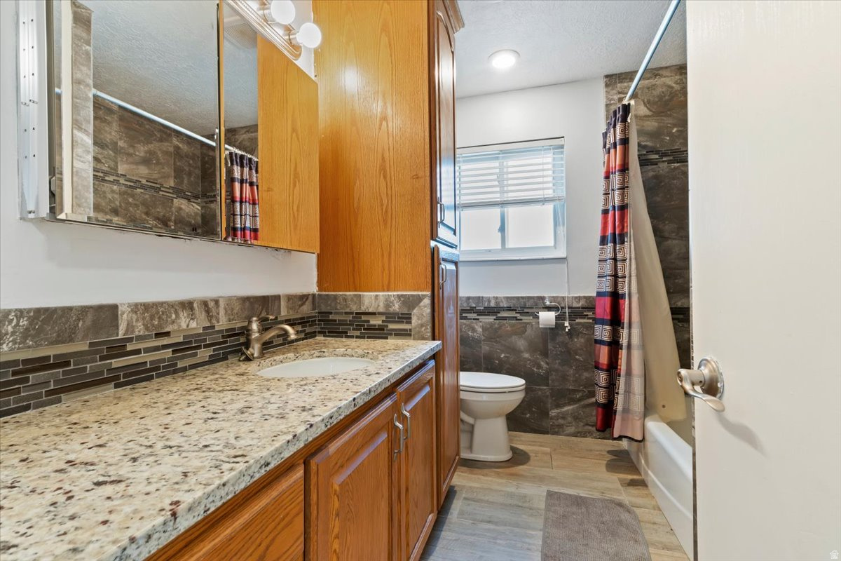 LAKEWOOD - Residential