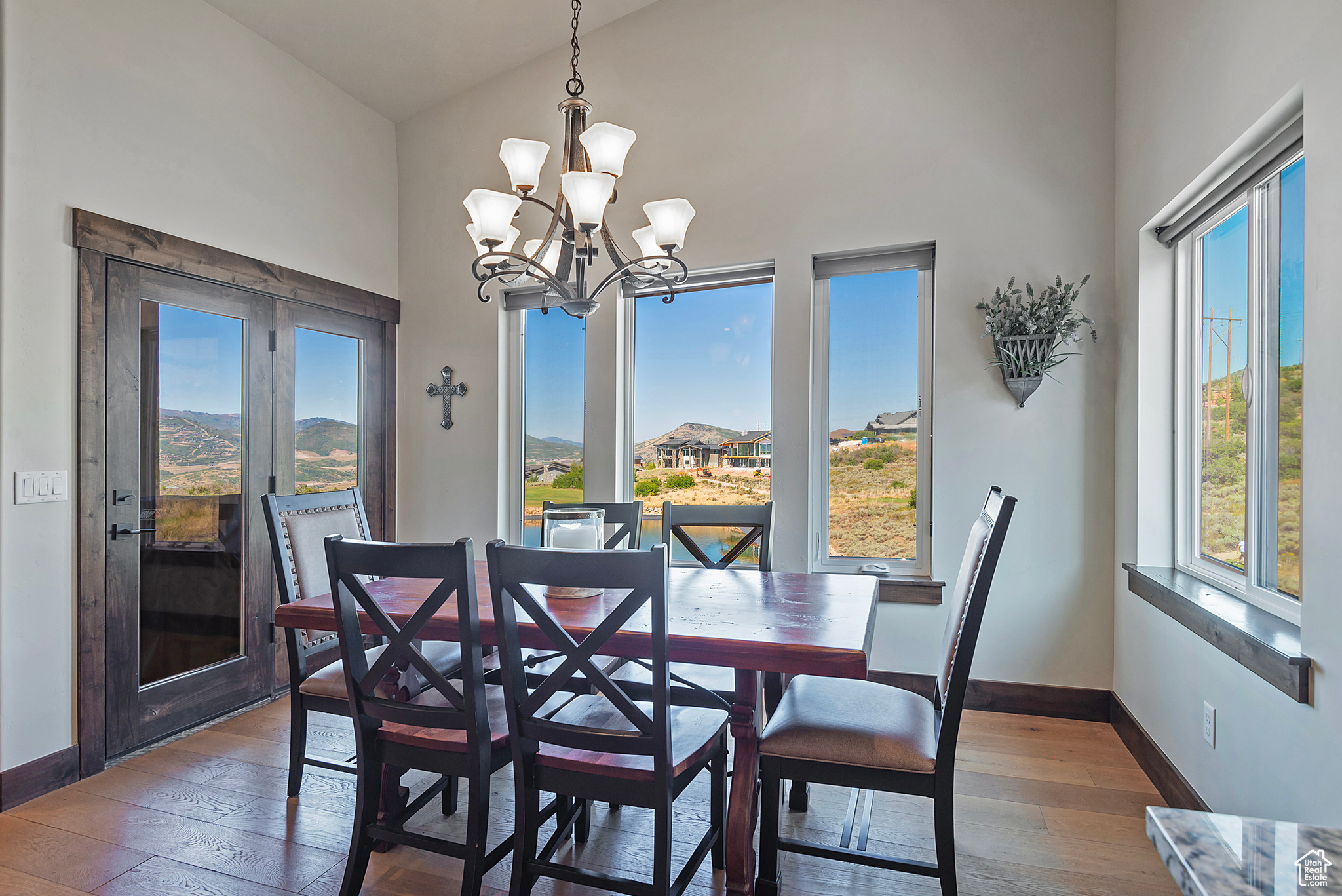 HIDEOUT CANYON - Residential