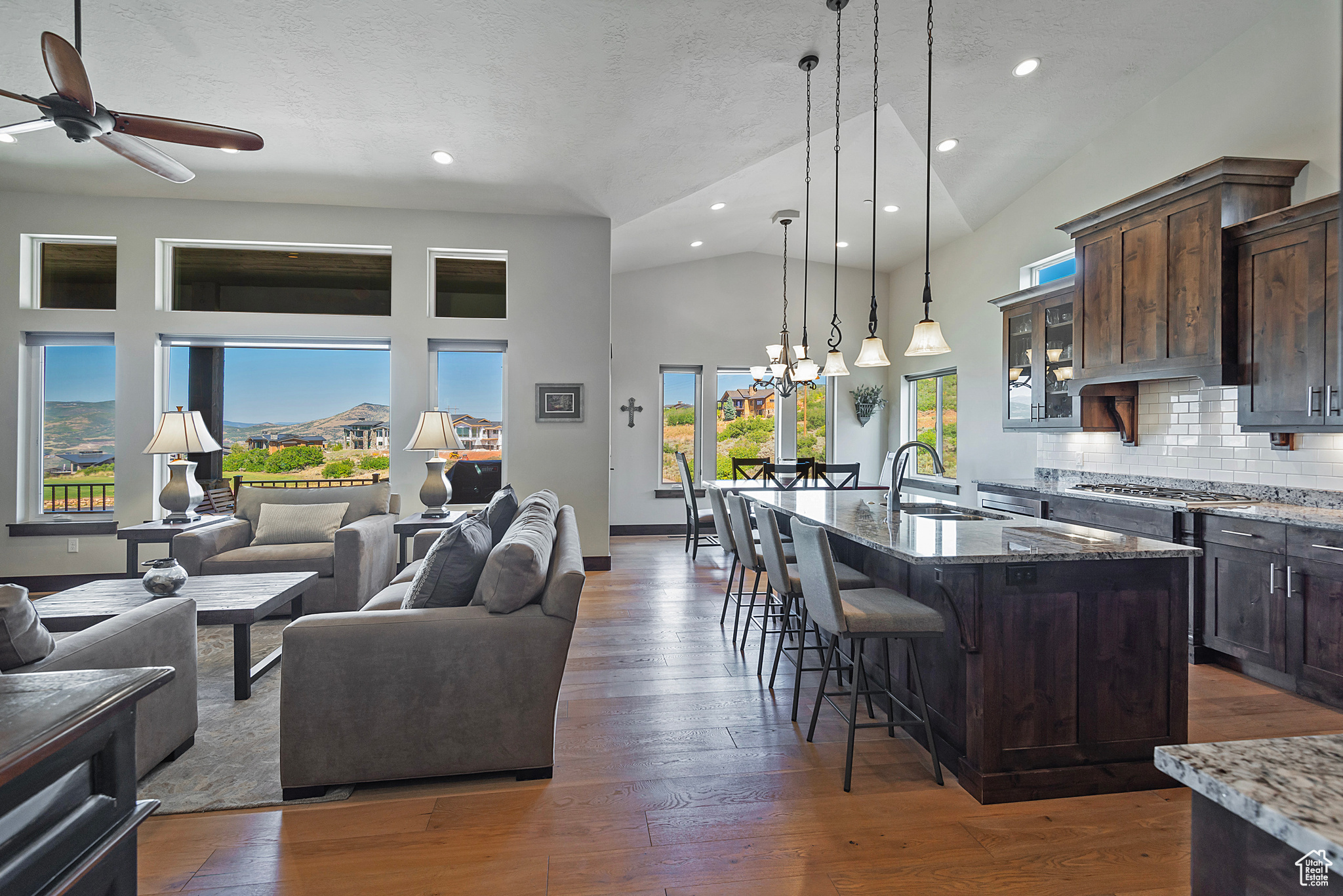 HIDEOUT CANYON - Residential