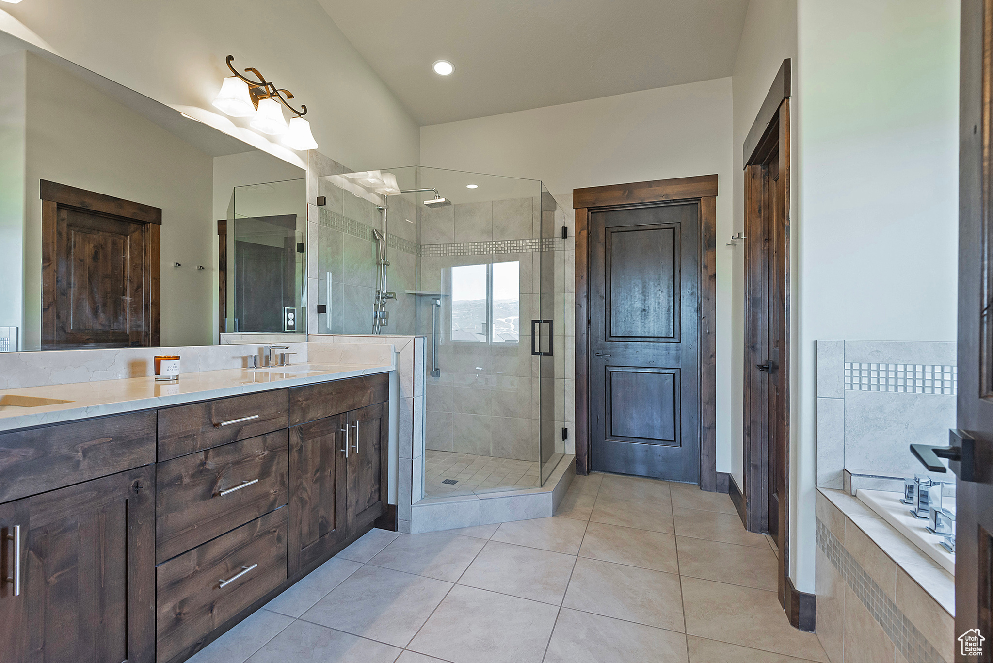 HIDEOUT CANYON - Residential