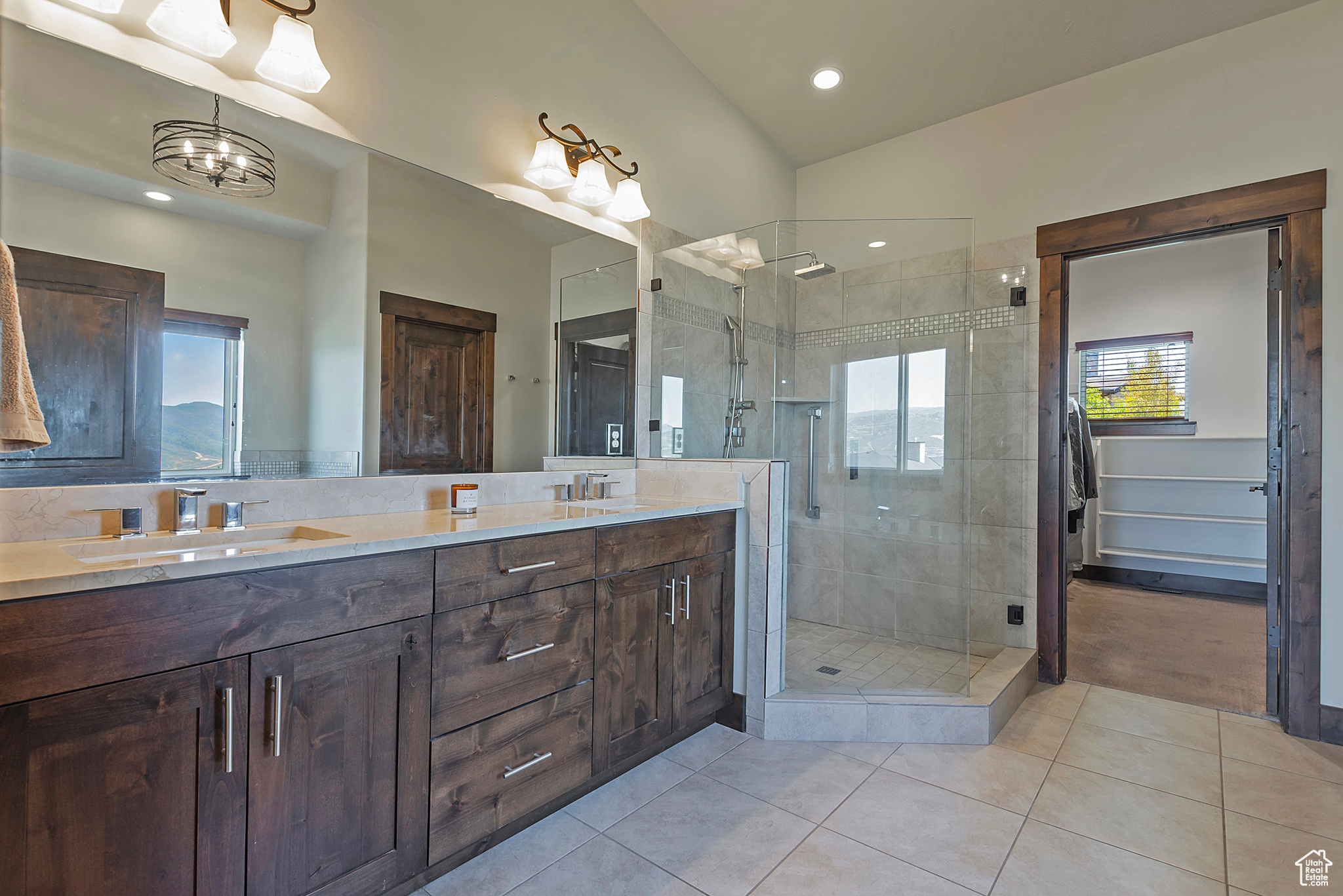 HIDEOUT CANYON - Residential