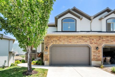 Photo of 923 E ABSAROKA CT S, Draper, UT 84020 (MLS # 2116242)
