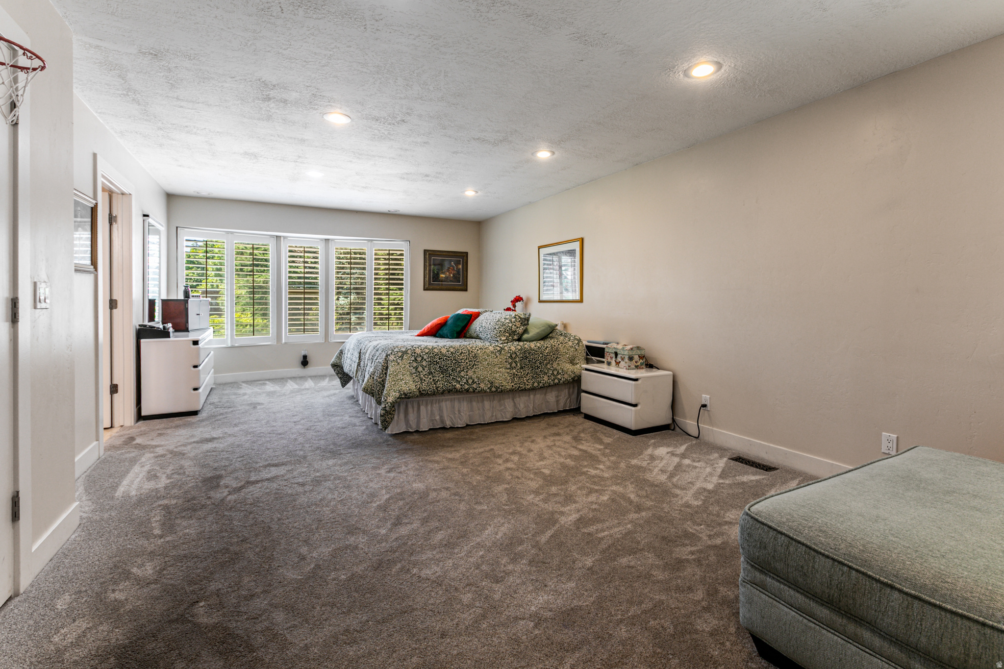 PINE CREST - Residential