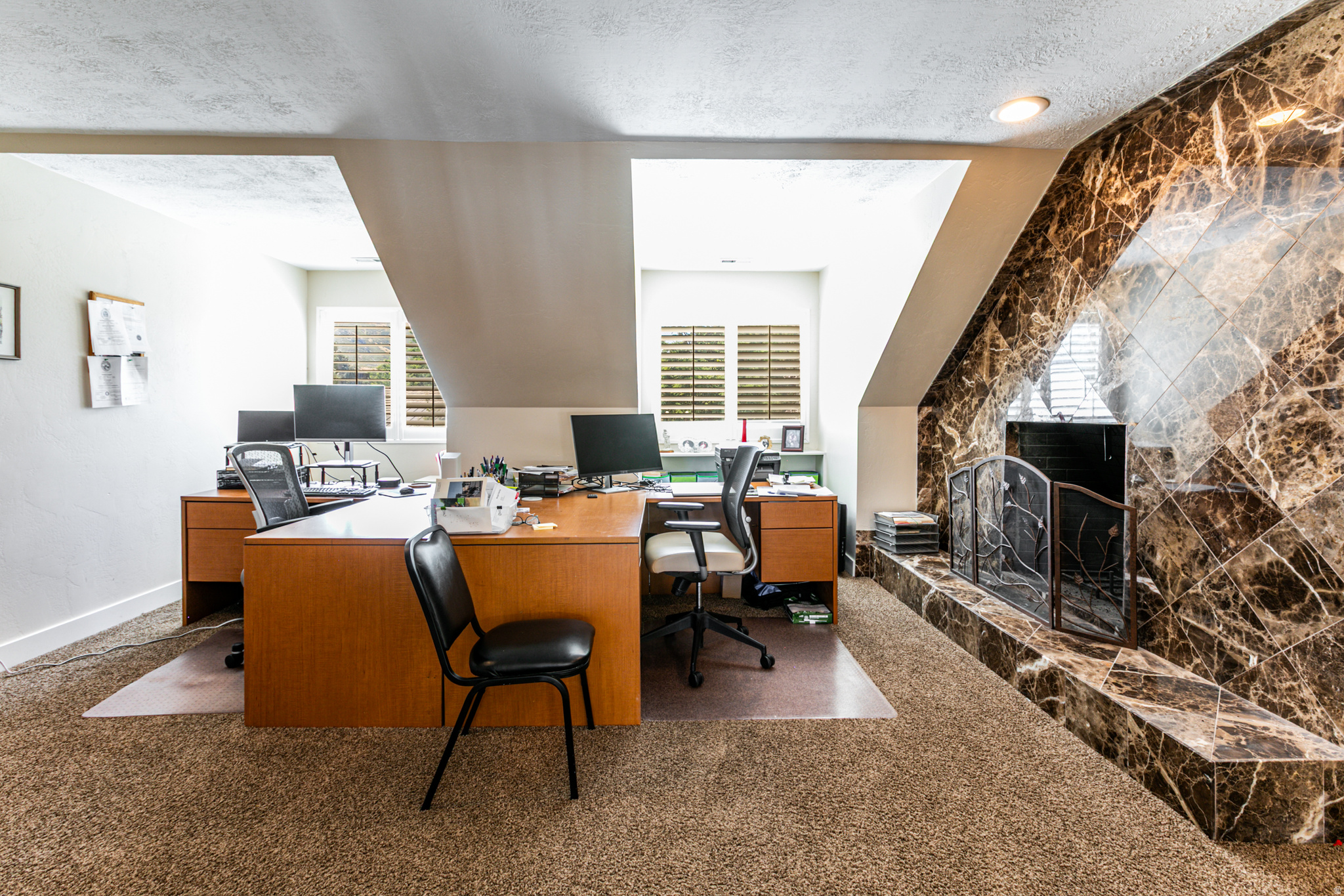 PINE CREST - Residential