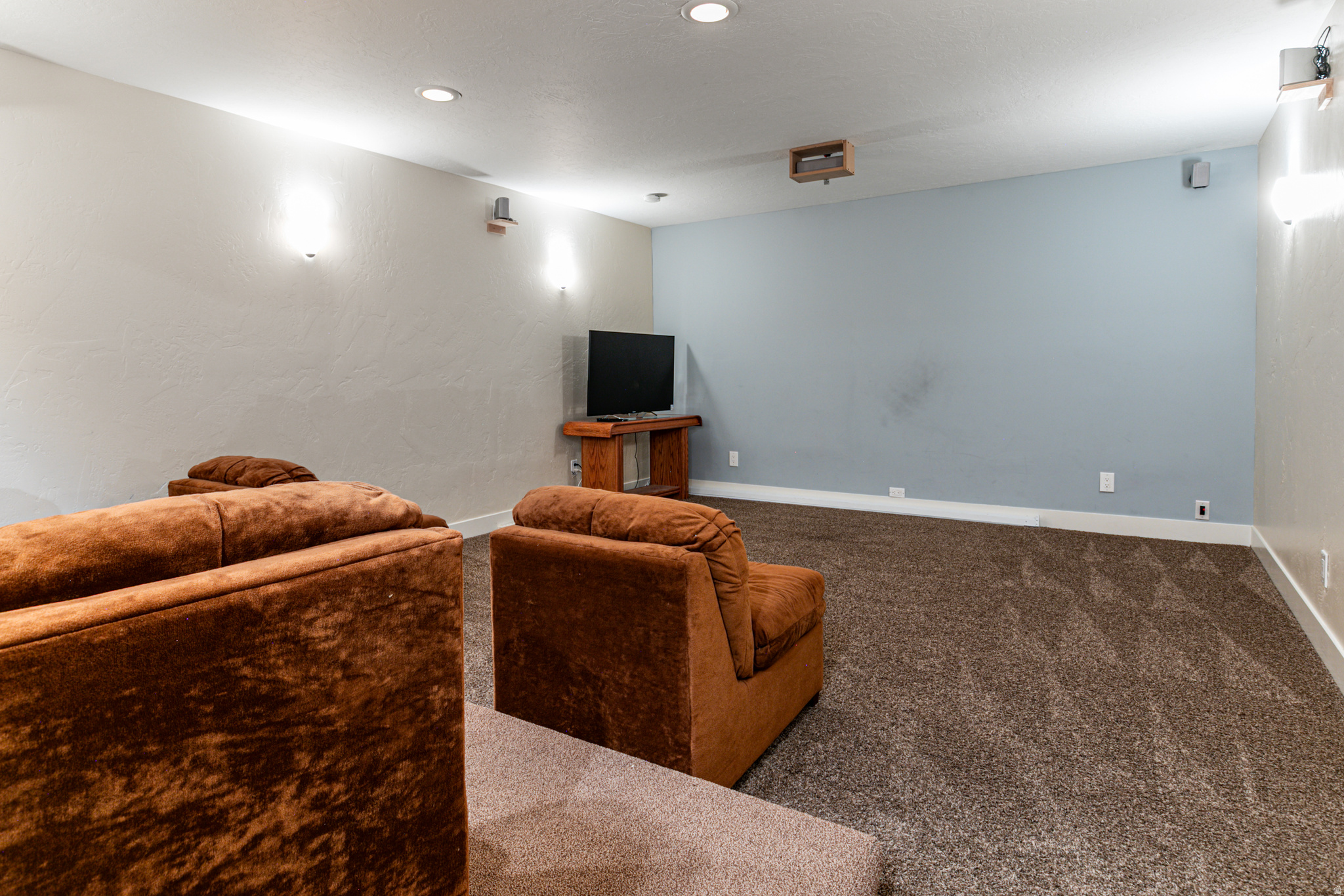 PINE CREST - Residential