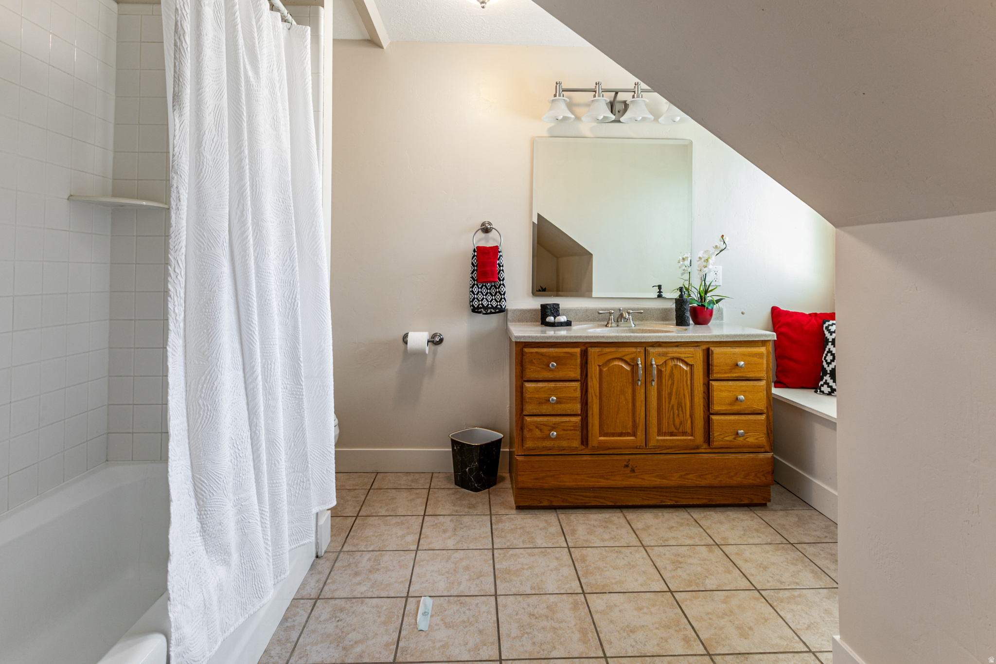 PINE CREST - Residential