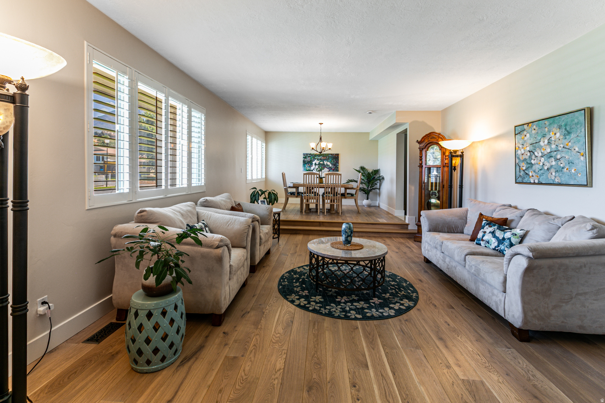 PINE CREST - Residential