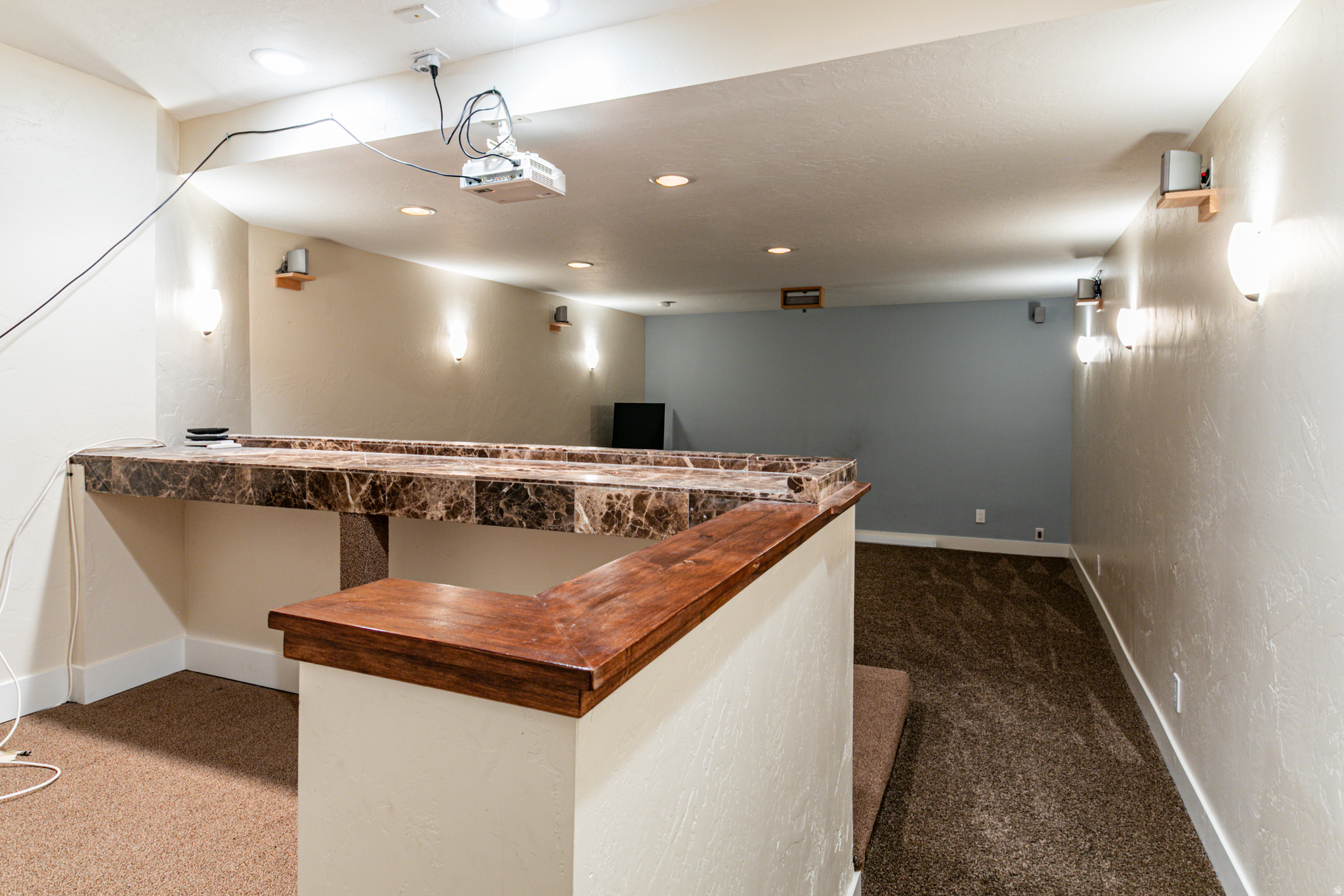 PINE CREST - Residential