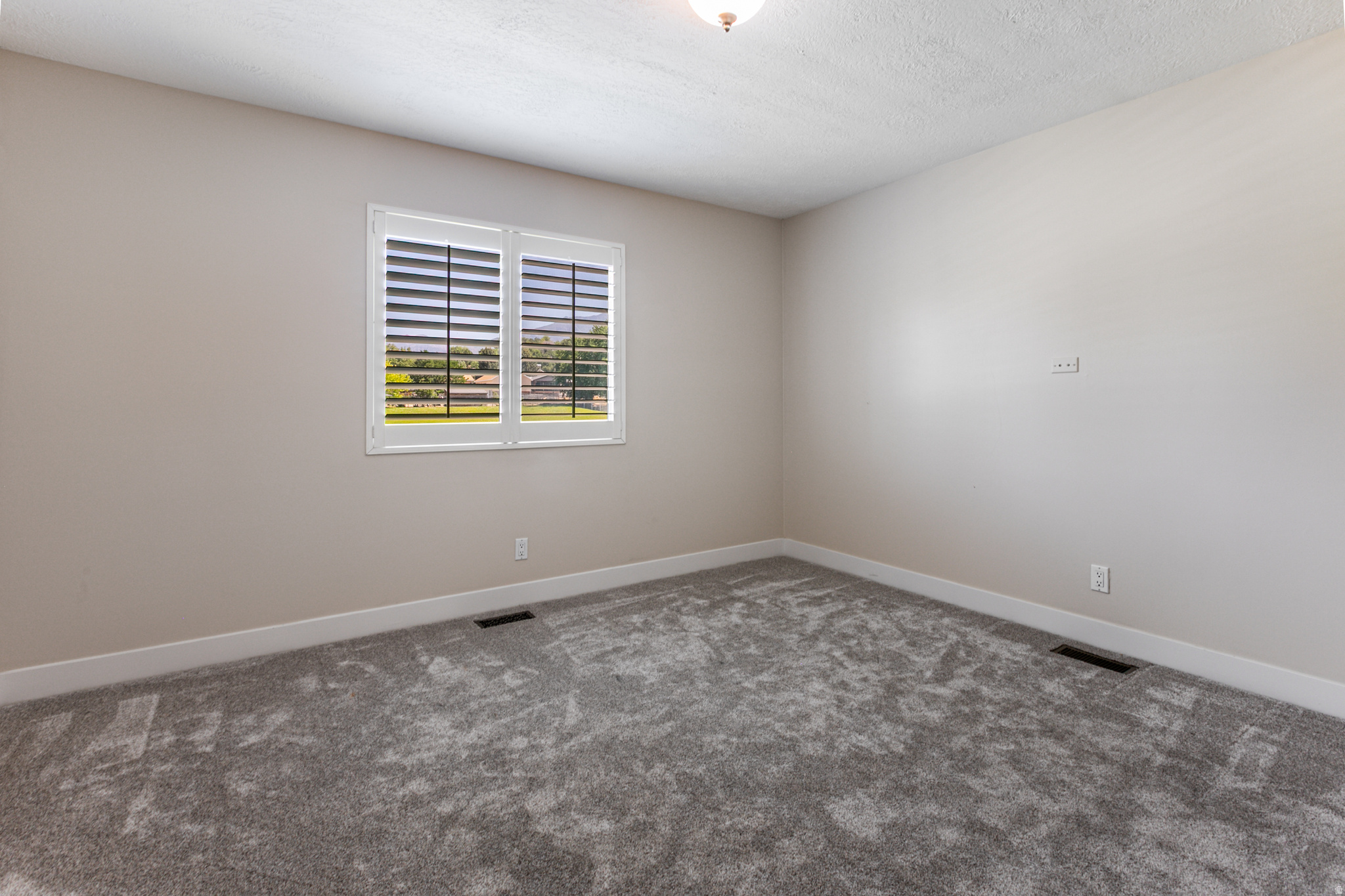 PINE CREST - Residential