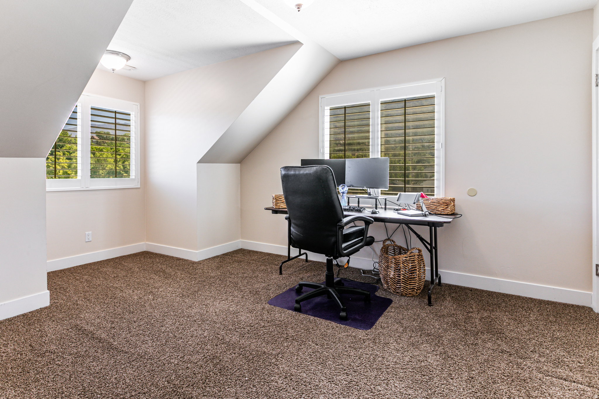 PINE CREST - Residential