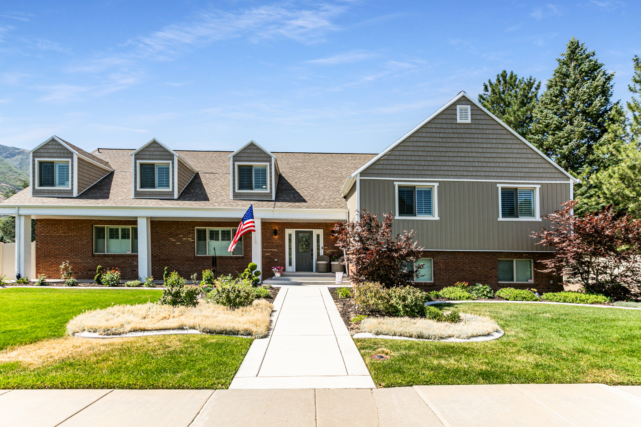 PINE CREST - Residential