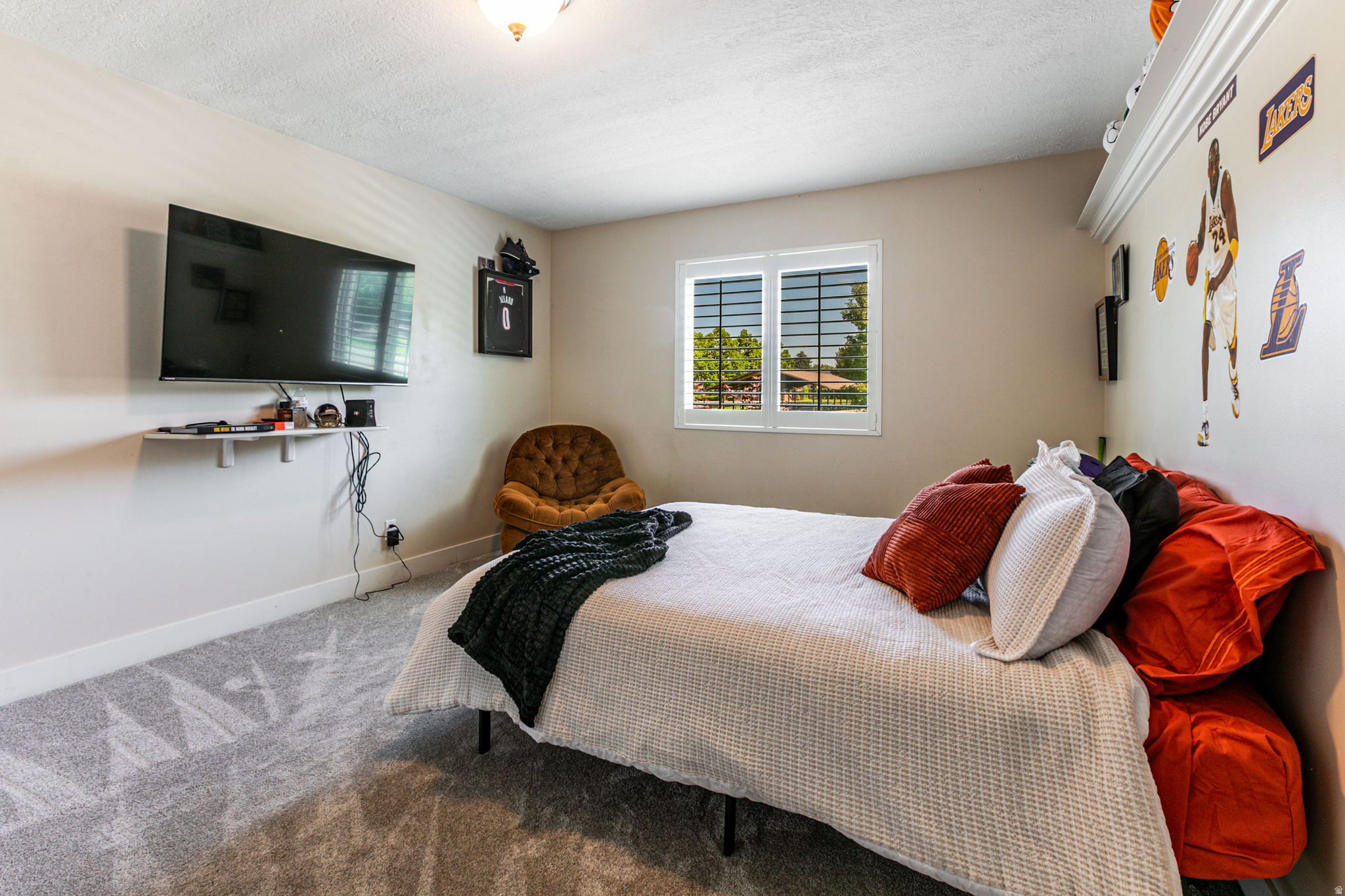 PINE CREST - Residential