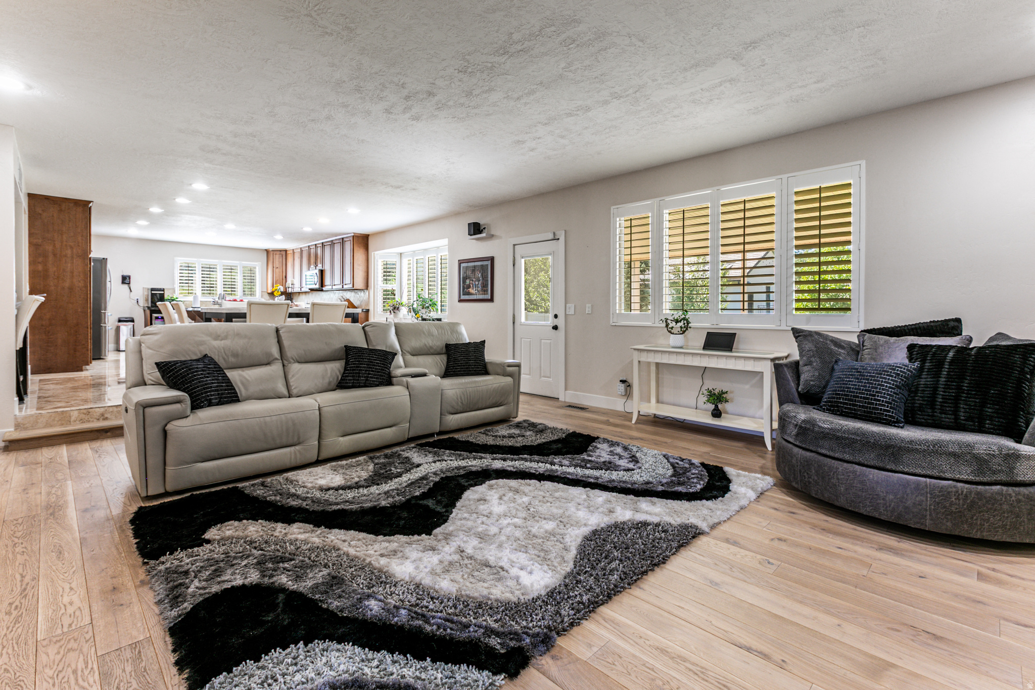 PINE CREST - Residential