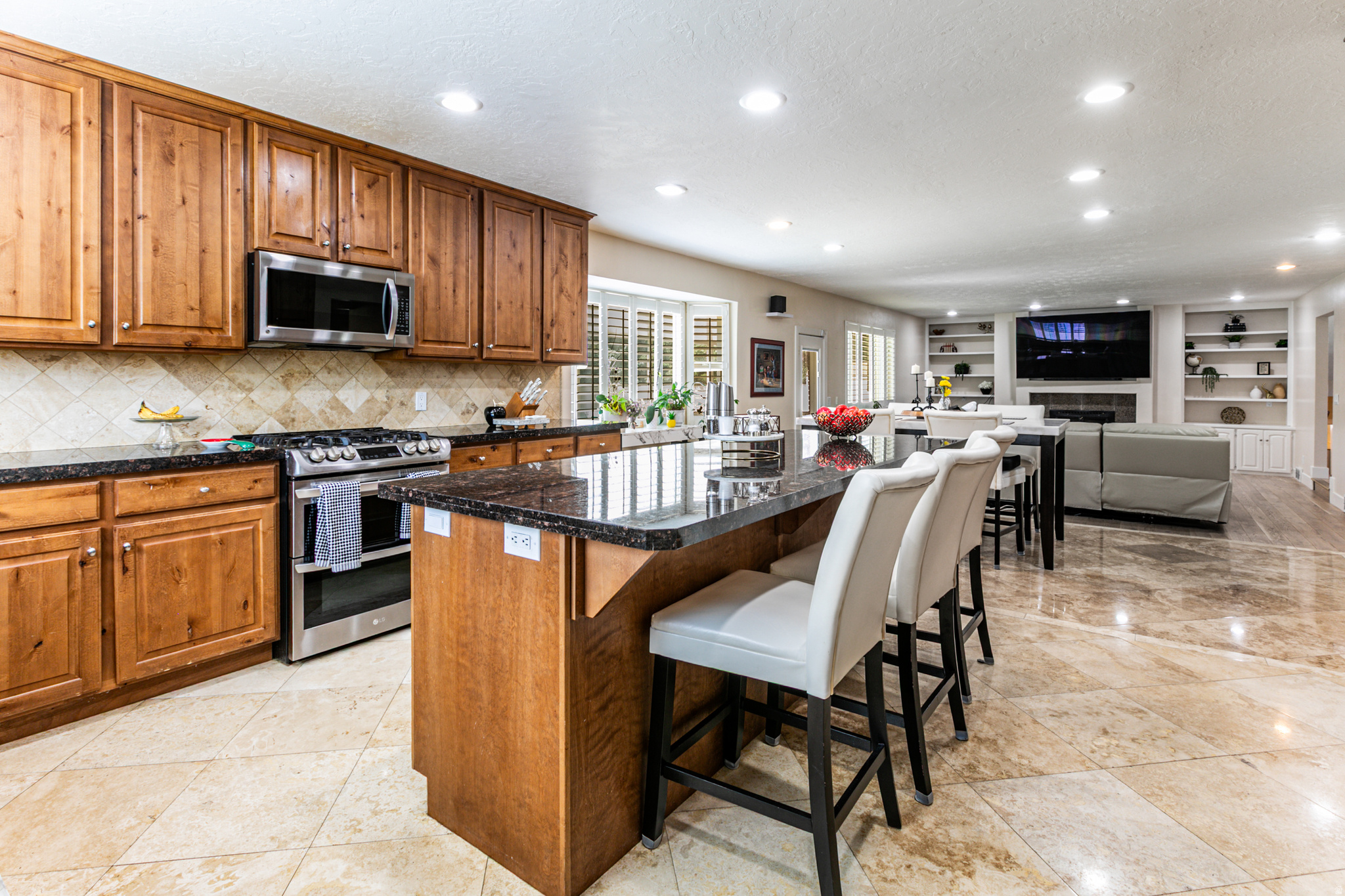 PINE CREST - Residential