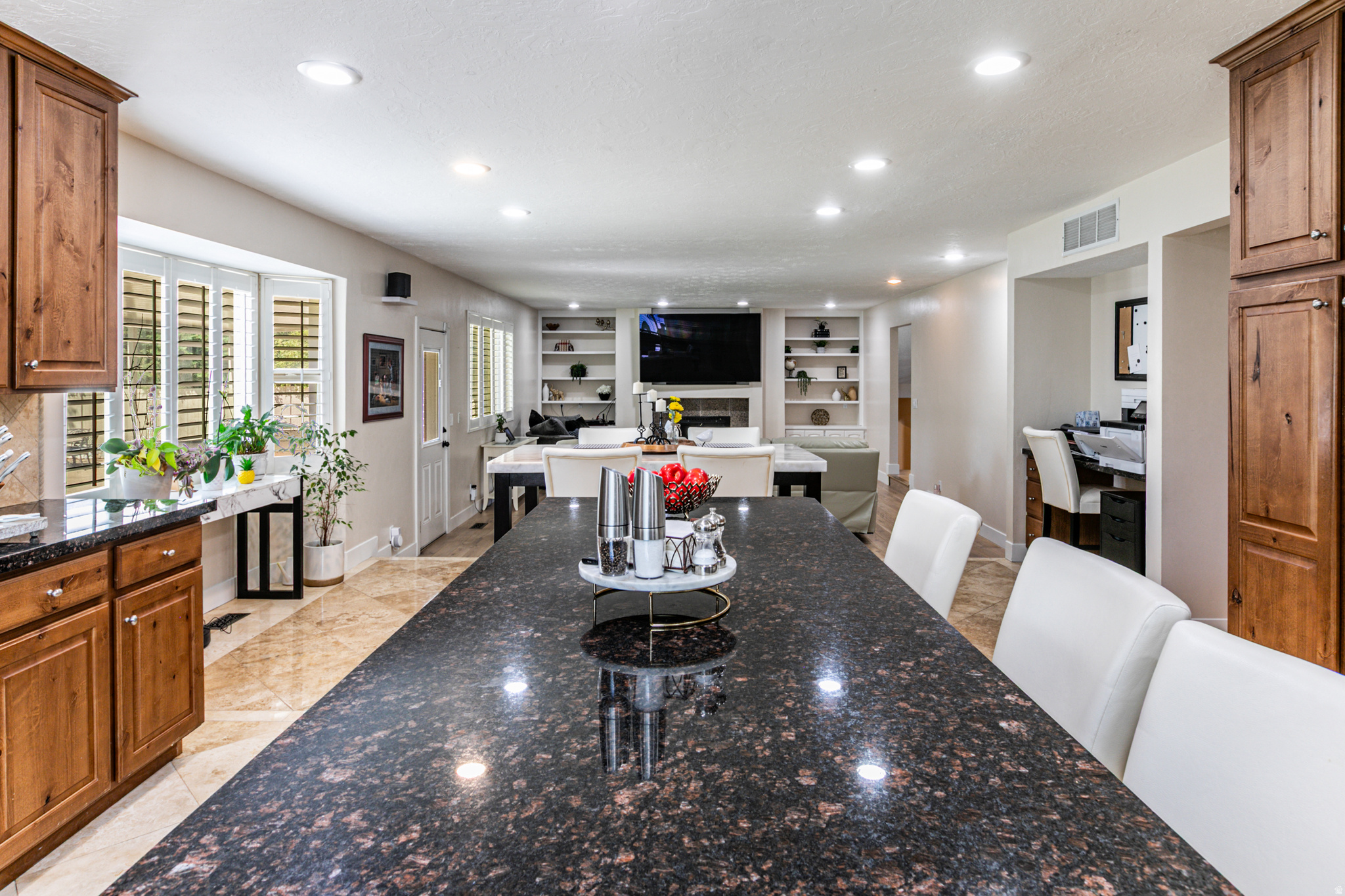 PINE CREST - Residential